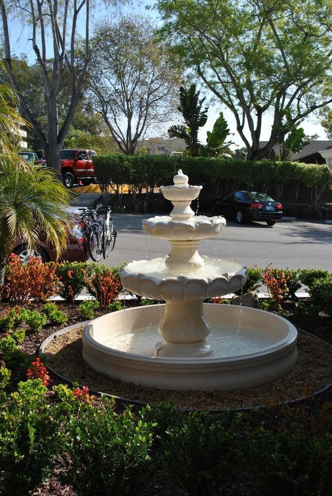 Coast Village Inn Santa Barbara Exterior photo