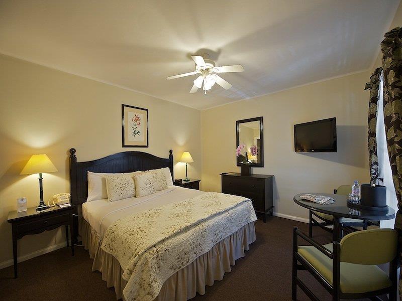 Coast Village Inn Santa Barbara Room photo